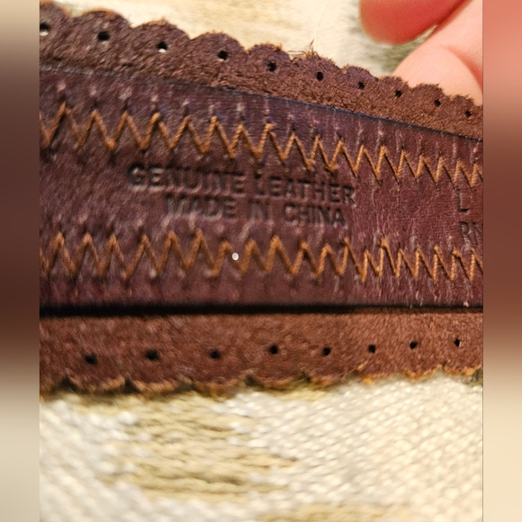 Brown leather belt. - Picture 3 of 5